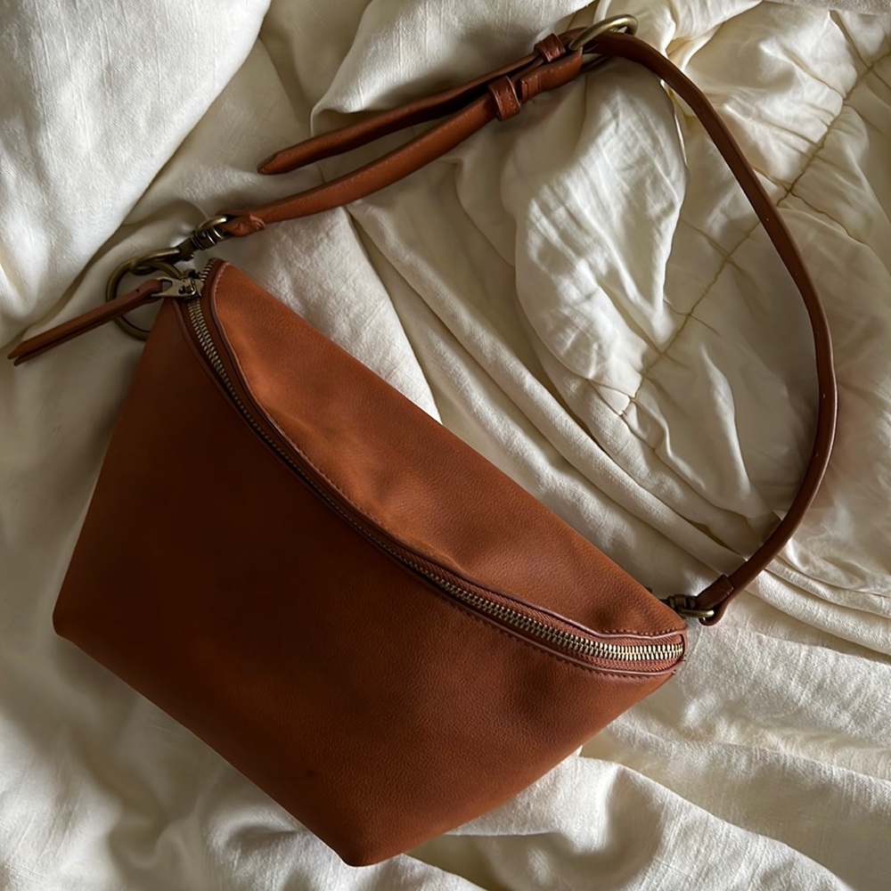 Like New Universal Thread Women's Belt Bag Fanny Pack